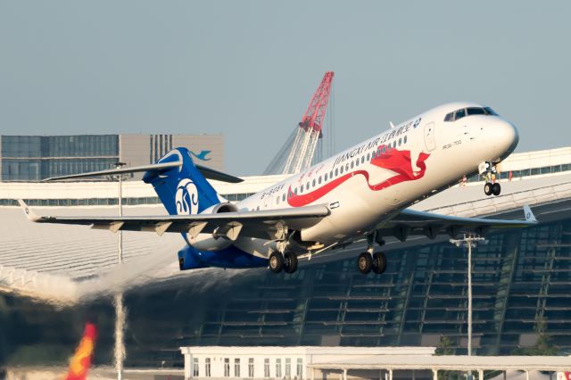 COMAC ARJ-21-700 Xiangfeng (B-605V)