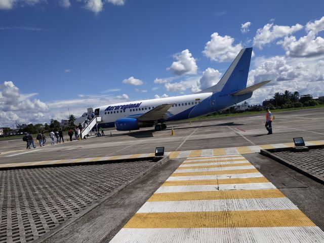Boeing 737-500 (HC-CTF)