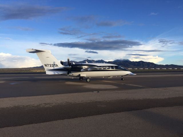 Piaggio P.180 Avanti (N722TA)