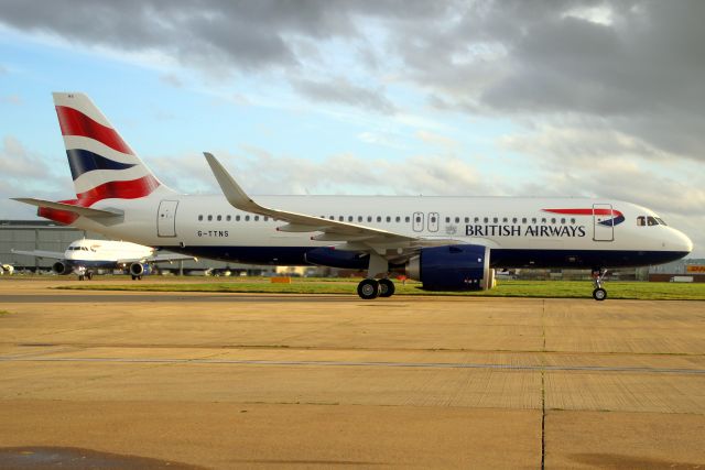 Airbus A320neo (G-TTNS) - Taxiing to Stand 517 on 30-Oct-22 operating flight BAW469 from LGIR.