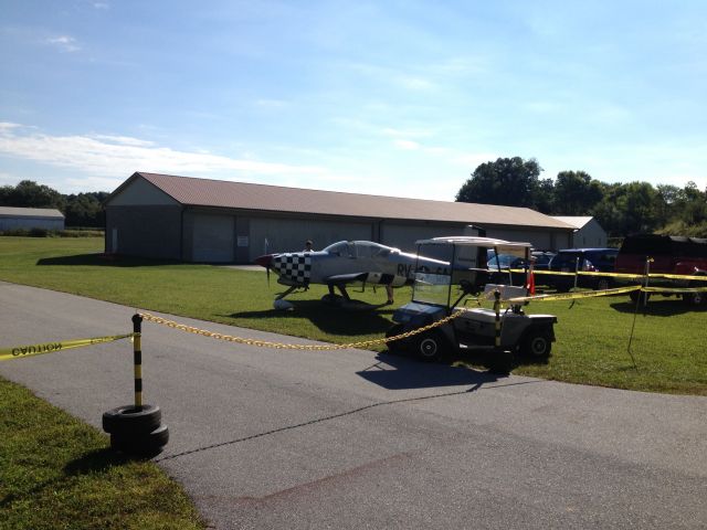 Vans RV-6 (N666MR) - Vans rv-6 at hendersonville airport.