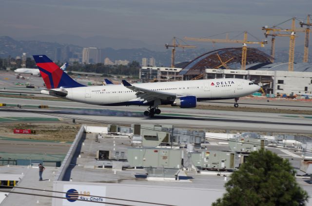 Airbus A330-300 —