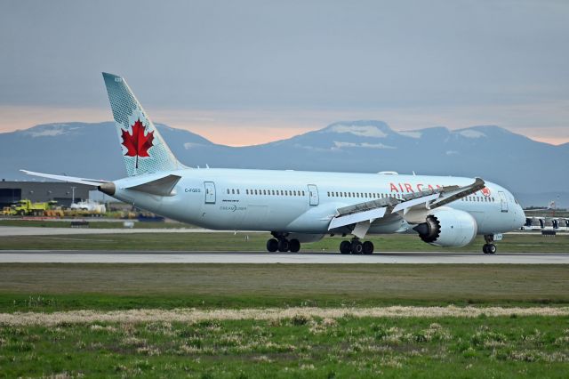 Boeing 787-9 Dreamliner (C-FGEO)