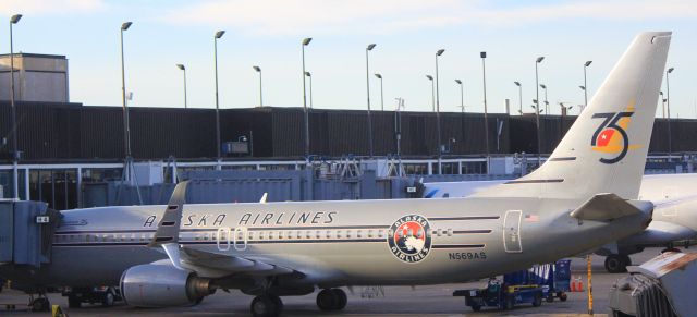 Boeing 737-800 (N569AS) - Alaska retrojet operating ord-anc on this day 6-26-17