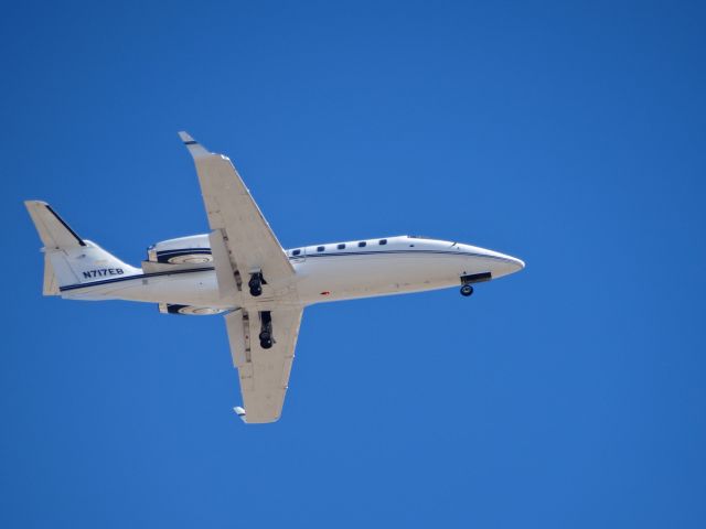 Learjet 55 (N717EB)