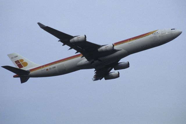 Airbus A340-300 (EC-GQK) - Departure at Narita Intl Airport Rwy16R on 1998/11/23