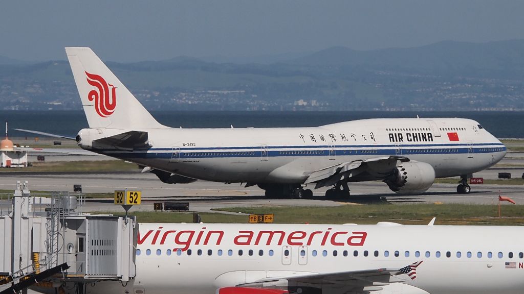 BOEING 747-8 (B-2482)