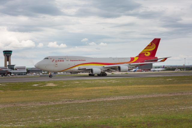 Boeing 747-200 (B-2437)