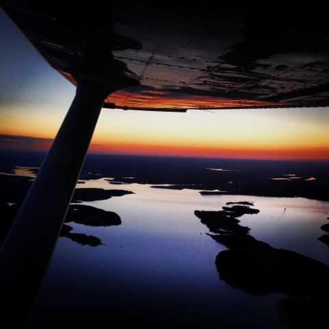 Cessna Skyhawk (N719JW) - Flying back from the fairview airshow