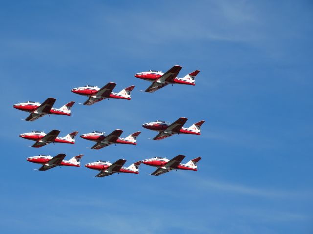 RCAF — - ESQUADRILHA SNOWBIRDS (RCAF - Canadian Forces 431 Air Demonstration Squadron) COM AERONAVES CANADAIR CT-114 TUTORS.