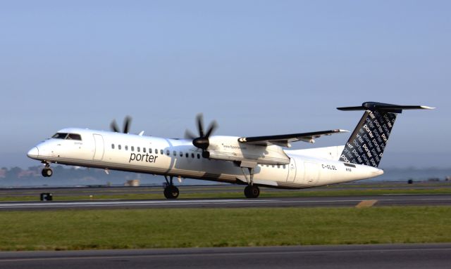 de Havilland Dash 8-400 (C-GLQL)