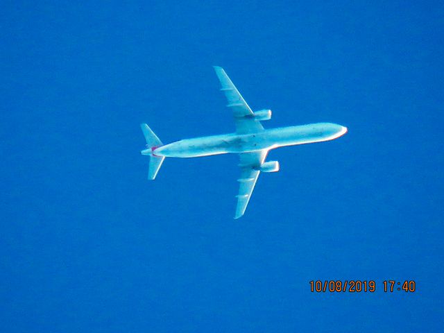 Airbus A321 (N199UW)