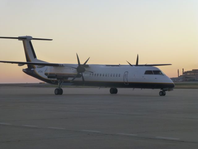 de Havilland Dash 8-400 (N721AL)