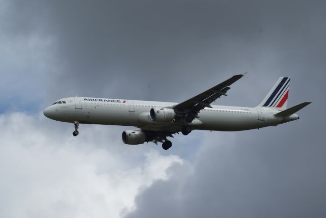 Airbus A321 (F-GTAY) - Air France A321-212 cn4251