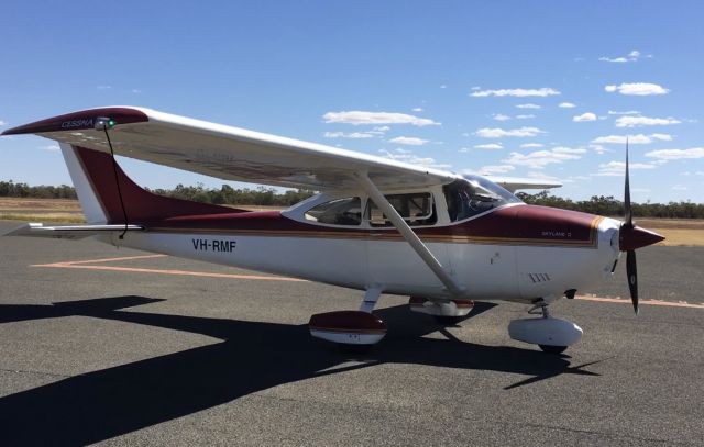 Cessna Skylane (VH-RMF) - Taxiing At Bourke NSW 