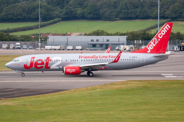 Boeing 737-700 (G-GDFV)