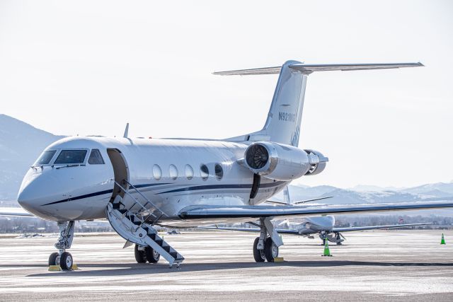 Gulfstream Aerospace Gulfstream 3 (N921MG) - GLFIII awaits its passengers 