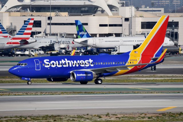 Boeing 737-700 (N7845A)