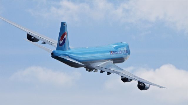 BOEING 747-8 (HL7617) - KAL28D does a wing wave beginning its delivery flight to RKSI / ICN on 3/28/13. (LN:1474 cn 37654).