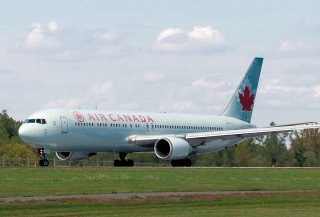 BOEING 767-300 (C-GHLA) - Here seen leaving for Toronto and later that day leaving for Paris via Montreal.