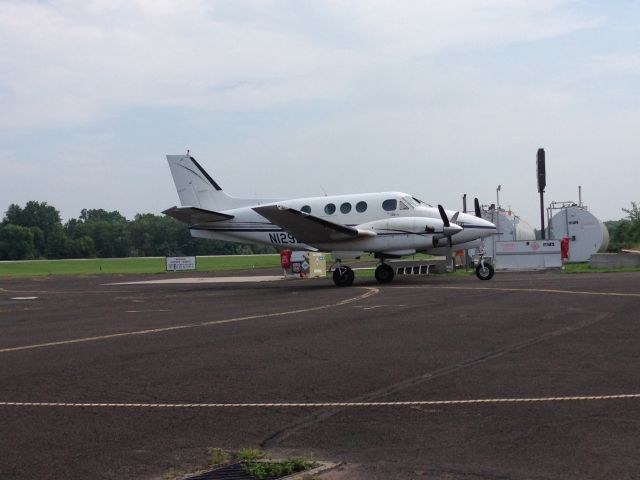 Rockwell Turbo Commander 690 (N129LA) - At Perkasie, PA airport.