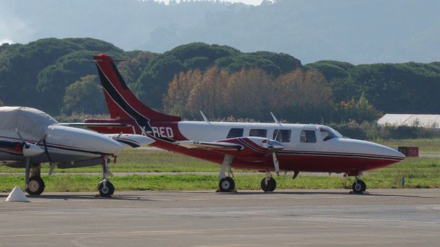 Piper Aerostar (LX-RED)