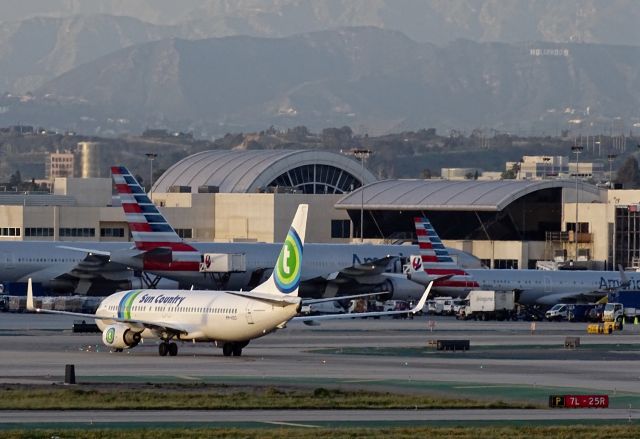 Boeing 737-800 (PH-HZG) - Sun Country - SCX lease