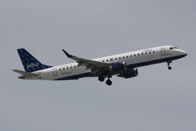 Embraer ERJ-190 (N187JB) - JetBlue Flight 741 (N187JB) "Dream Come Blue" arrives at Sarasota-Bradenton International Airport following a flight from Boston-Logan International Airport