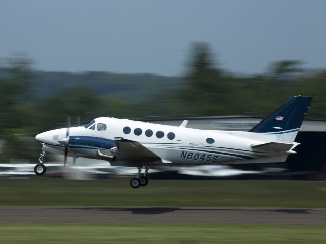 Beechcraft King Air 100 (N6045S) - Take off runway 26. The aircraft is managed by CFM Corporate Flight Management  a rel=nofollow href=http://www.flycfm.comwww.flycfm.com/a