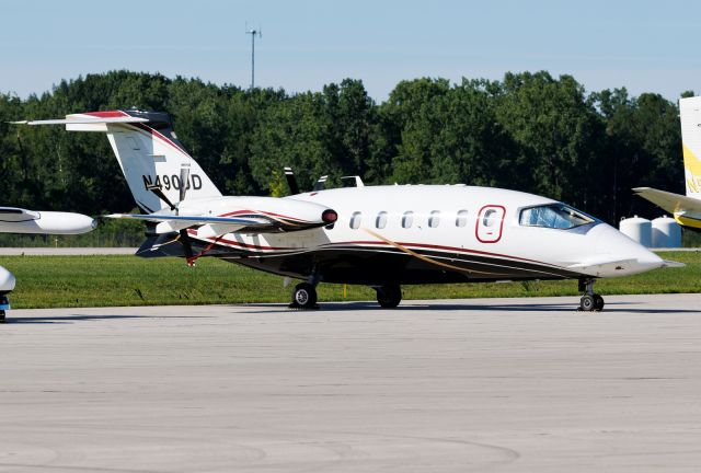 Piaggio P.180 Avanti (N490JD)