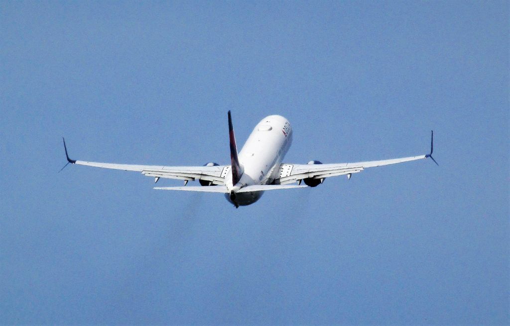 Boeing 737-900 (N831DN)