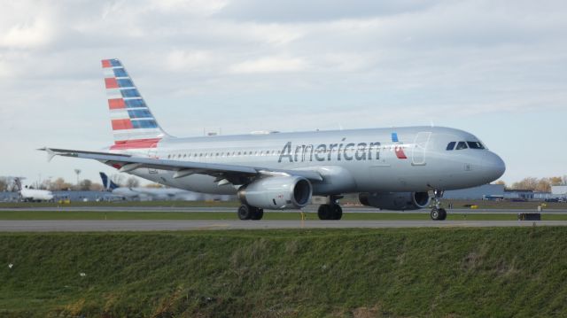 Airbus A320 (N665AW) - American A320! Rare visitor!