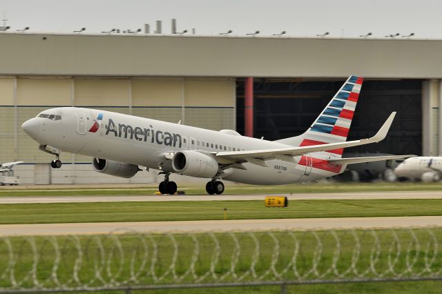 Boeing 737-800 (N887NN) - 23-R 05-08-24 Bound for LAX