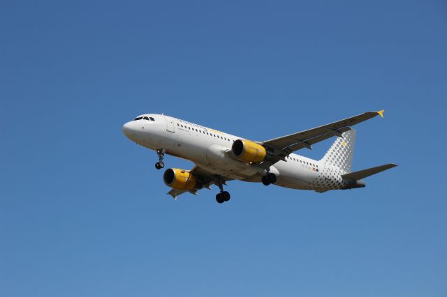 Airbus A320 (EC-KJD)