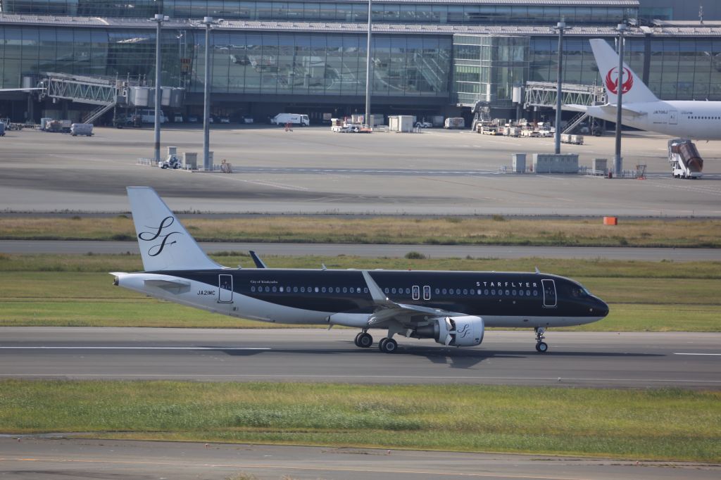 Airbus A320 (JA21MC)