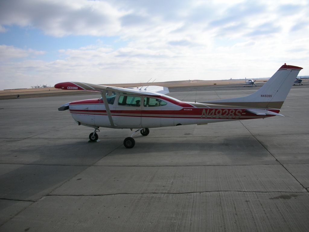 Cessna Skylane RG (N4928S)