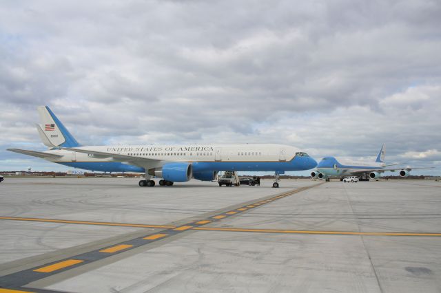 98-0002 — - Air Force Two, USAF C-32A (B757-2G4) 98-0002, c/n 29026 and Air Force One, USAF VC-25A (B747-2G4B), tail number 82-8000, c/n 23824 parked on the Pad-3 on 31 Oct 2010. This was the first (and probably last) opportunity for me to photograph them together.