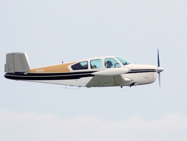 Beechcraft 35 Bonanza (N9550R)