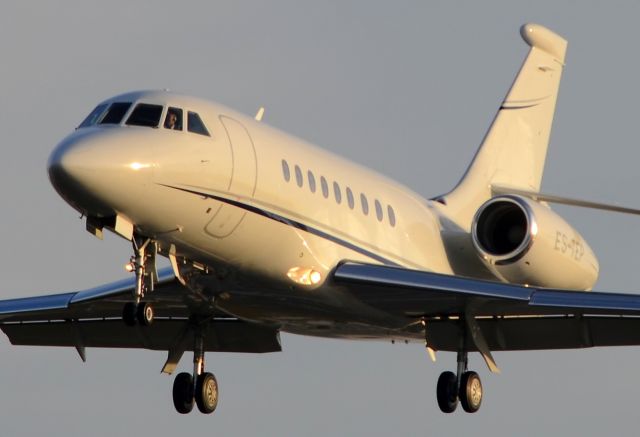 Dassault Falcon 2000 (ES-TEP) - Falcon 2000Sbr /Landing 27