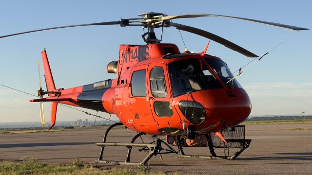 N114NS — - N114NS AIRBUS HELICOPTER AS 350B3 at Rocky Mountain Metropolitan Airport, Broomfield, Colorado, 30 July 2024. Helicopter participated in Alexander Mountain Fire suppression northwest of Loveland, Colorado