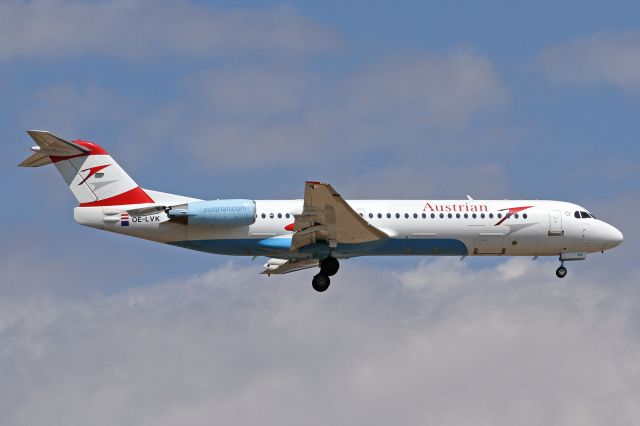 Fokker 100 (OE-LVK)