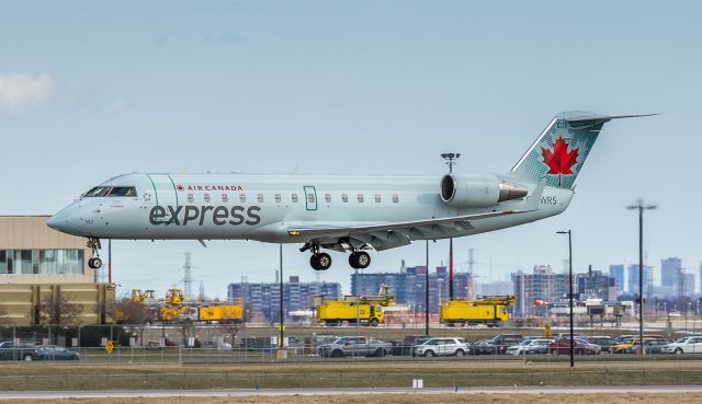 Canadair Regional Jet CRJ-200 (C-FWRS)