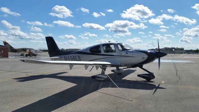 N456LB — - new SR20 on leaseback at Nassau Flyers / KFRG