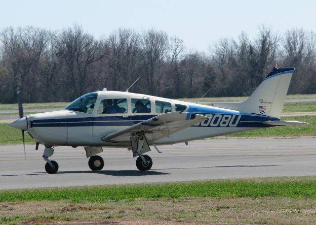 Beechcraft Sierra (N6008U) - Taxiing after landing on runway 14 at the Shreveport Downtown airport. This plane came in today as a Grace Flight. If the pilot ever sees this,,, God Bless You!