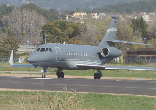 Dassault Falcon 900 (LX-EVM)