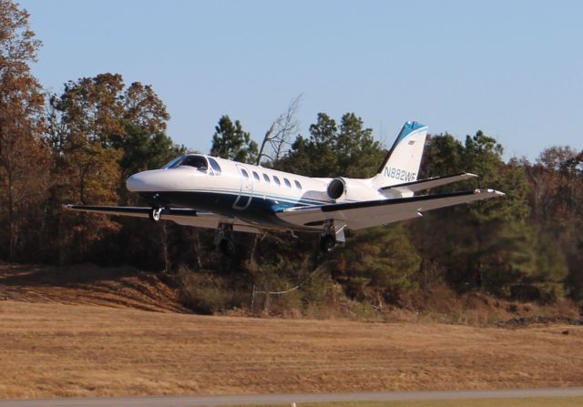 Cessna Citation II (N882WF) - A Cessna 550 Citation Bravo departing Runway 2 at Folsom Field, Cullman Regional Airport, AL - November 4, 2016.