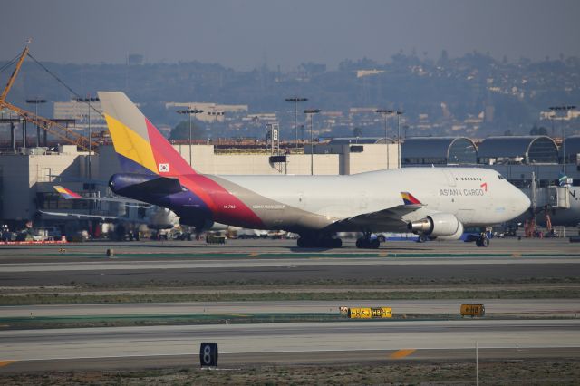 Boeing 747-400 (HL7413)