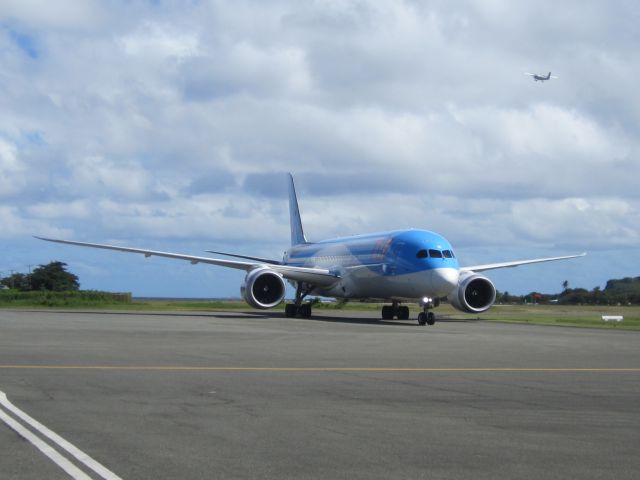 Boeing 787-9 Dreamliner (G-TUIK)