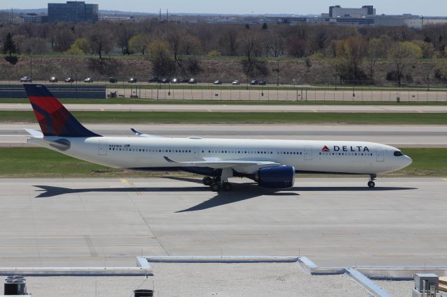 Airbus A330-900 (N421DX)