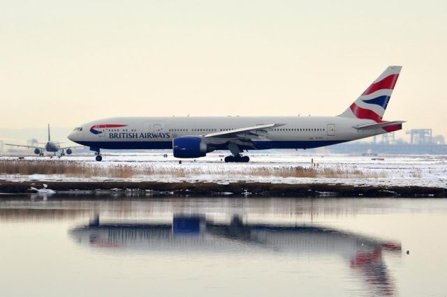 Boeing 777-200 (GVKZ)